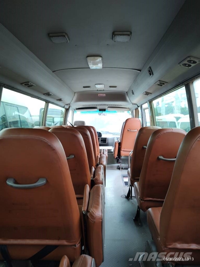 Toyota Coaster Bus 迷你巴士
