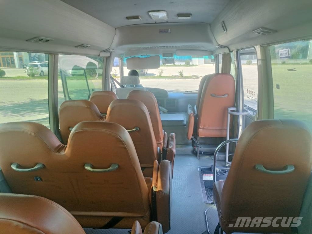 Toyota Coaster Bus 迷你巴士