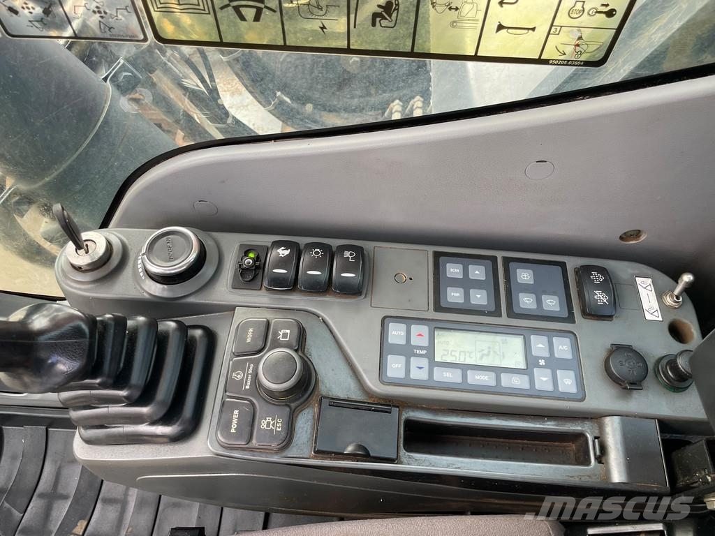 Doosan DX300LC-5 Excavadoras sobre orugas