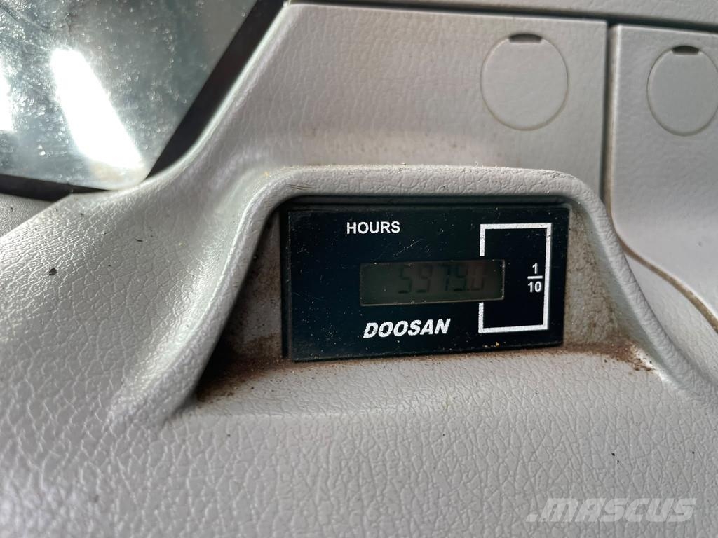 Doosan DX300LC-5 Excavadoras sobre orugas
