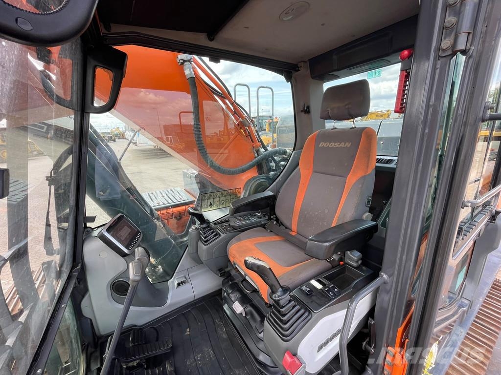 Doosan DX300LC-5 Excavadoras sobre orugas