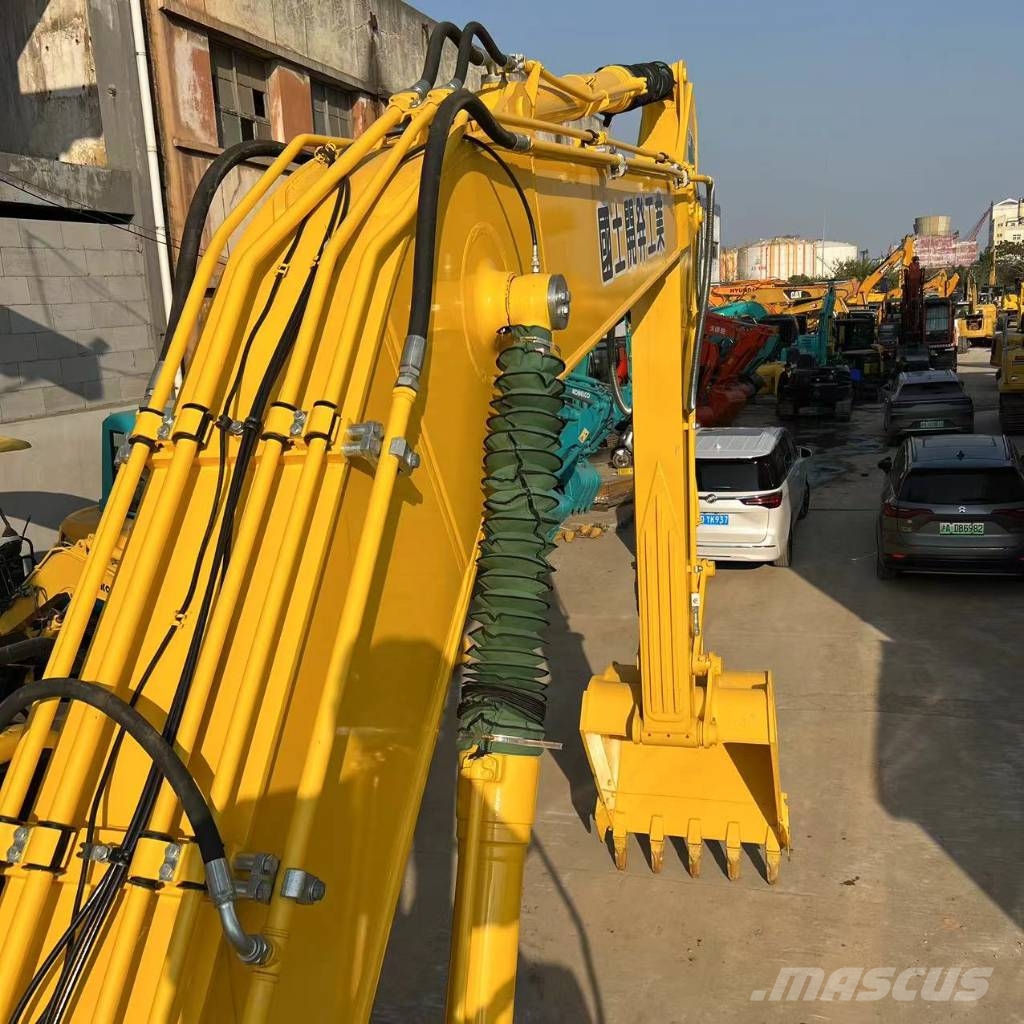 Komatsu PC 210 LC-8 حفارات زحافة