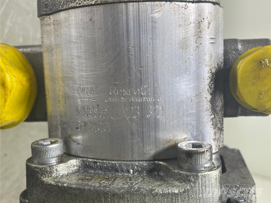 Liebherr LH24M-10675877-Gearpump/Zahnradpumpe/Tandwielpomp Hydraulics