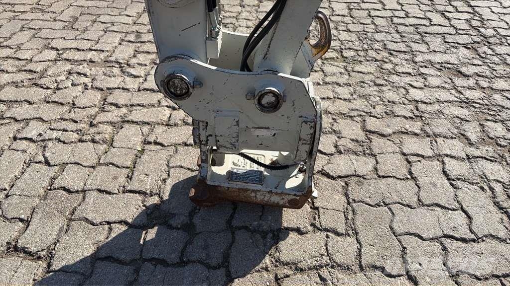 Takeuchi TB138FR 특수 굴삭기