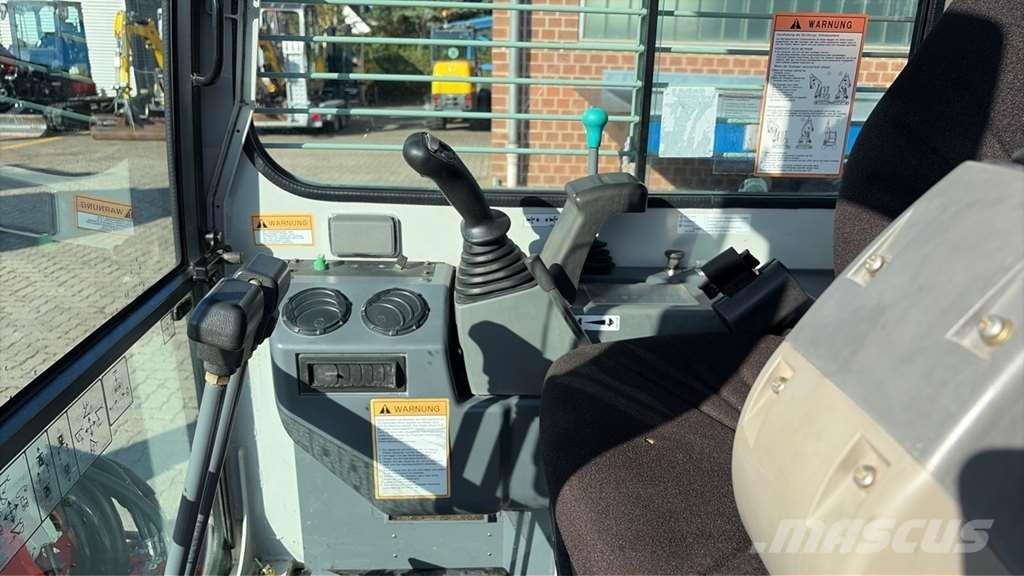 Takeuchi TB138FR Polovni specijalni bageri