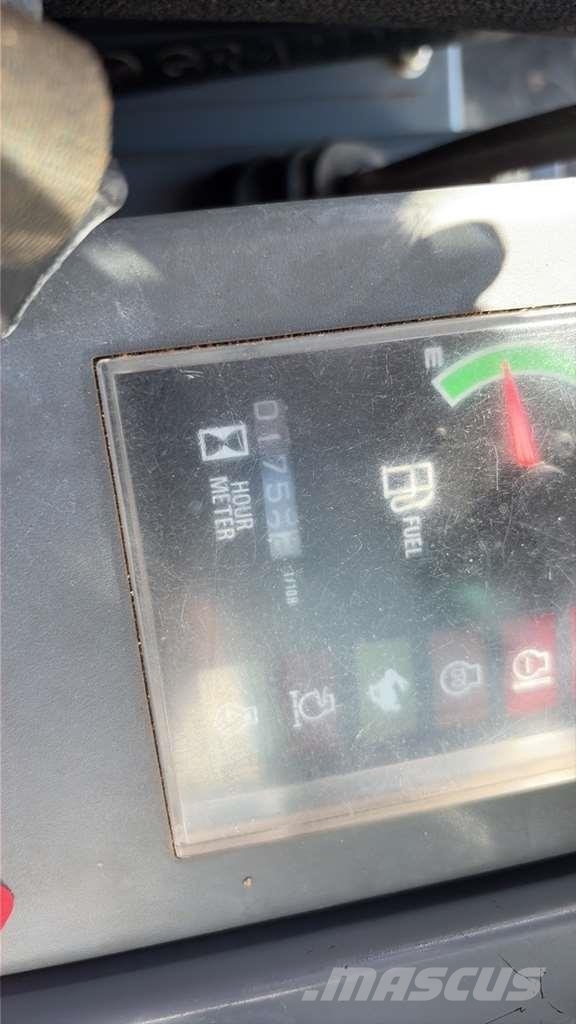 Takeuchi TB138FR Polovni specijalni bageri