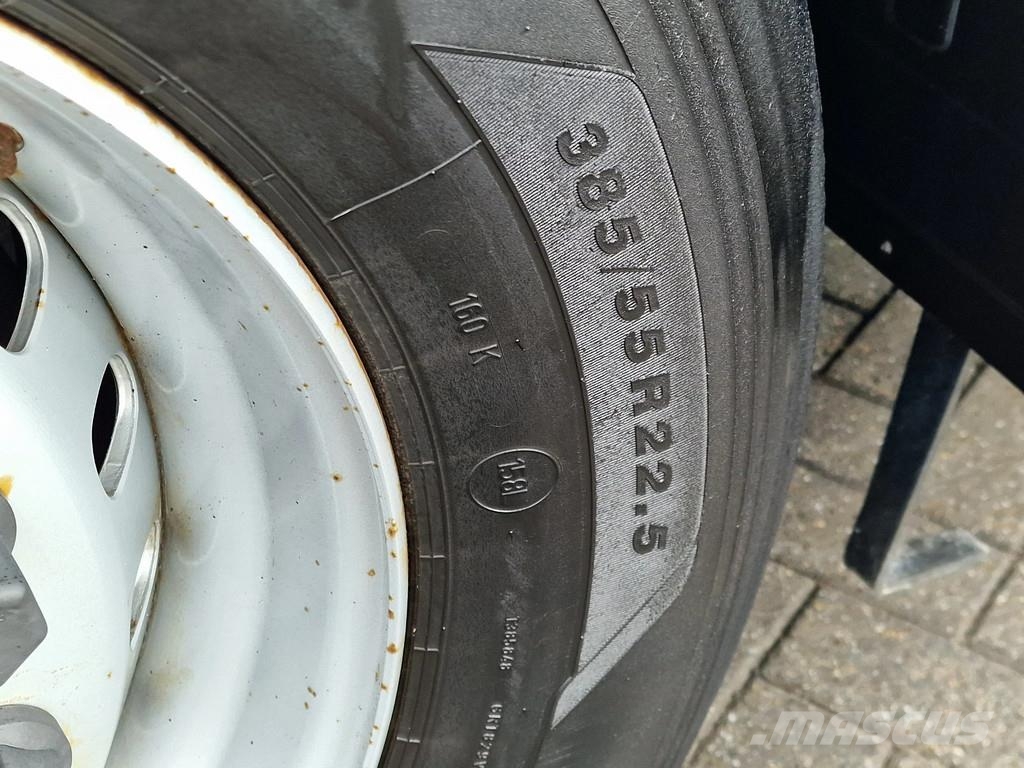 Schmitz Cargobull SCB*S3B - Frigo Schmitz - Hooks/Rohrbahnen/Vleesha Frigofrik çekiciler