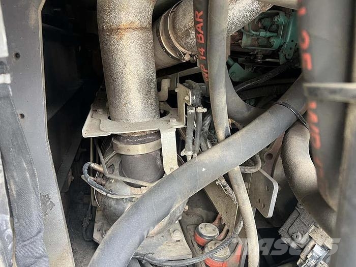 Volvo P 6870C Asfaltutleggere