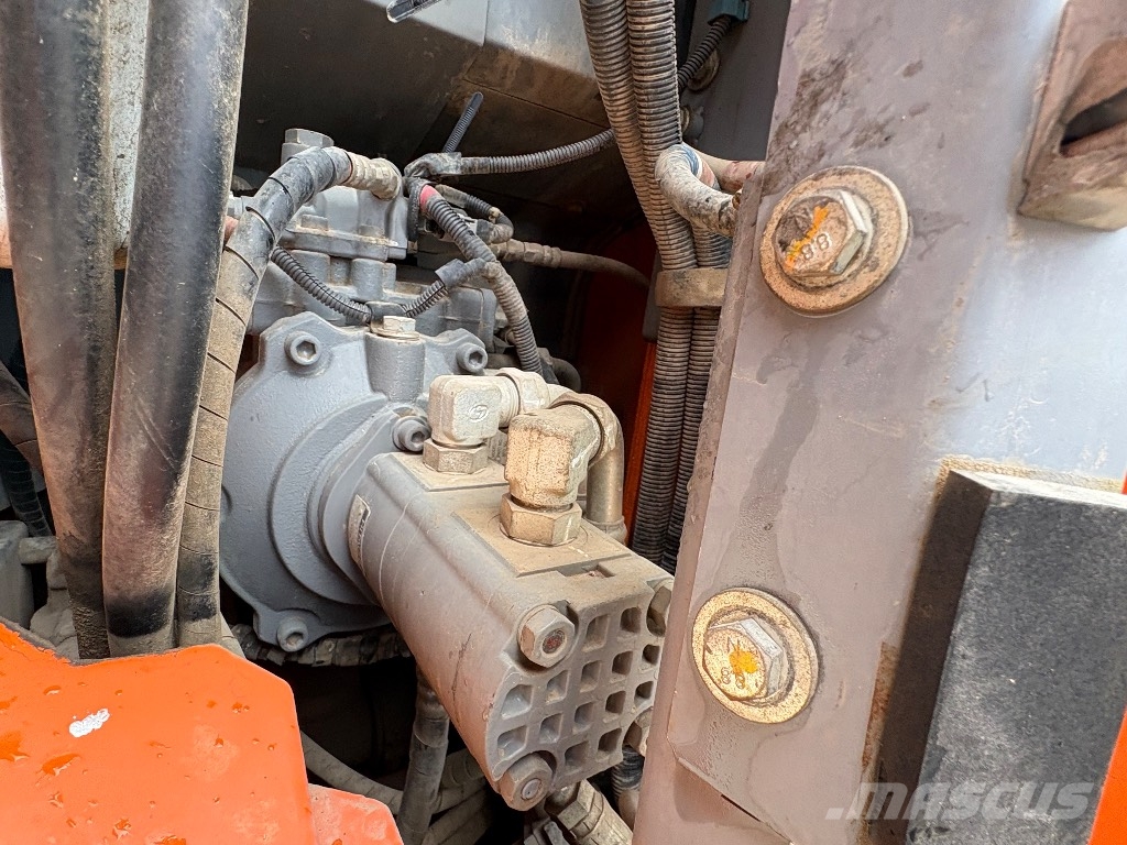 Hitachi ZX 135 US-6 Excavadoras sobre orugas