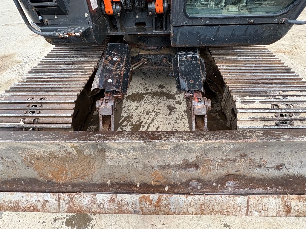 Hitachi ZX 135 US-6 Excavadoras sobre orugas