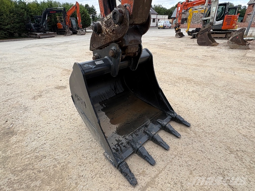Hitachi ZX 135 US-6 Excavadoras sobre orugas