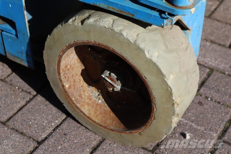 Genie GS1932 Electric, Working Height 7.8 m, 227kg Capac Škaraste platforme