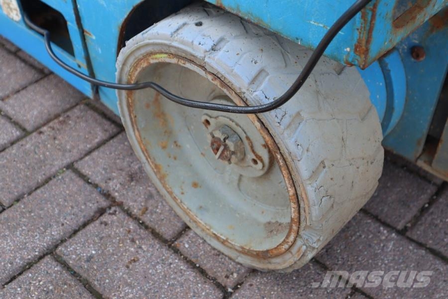 Genie GS1932 Electric, Working Height 7.8 m, 227kg Capac Škaraste platforme