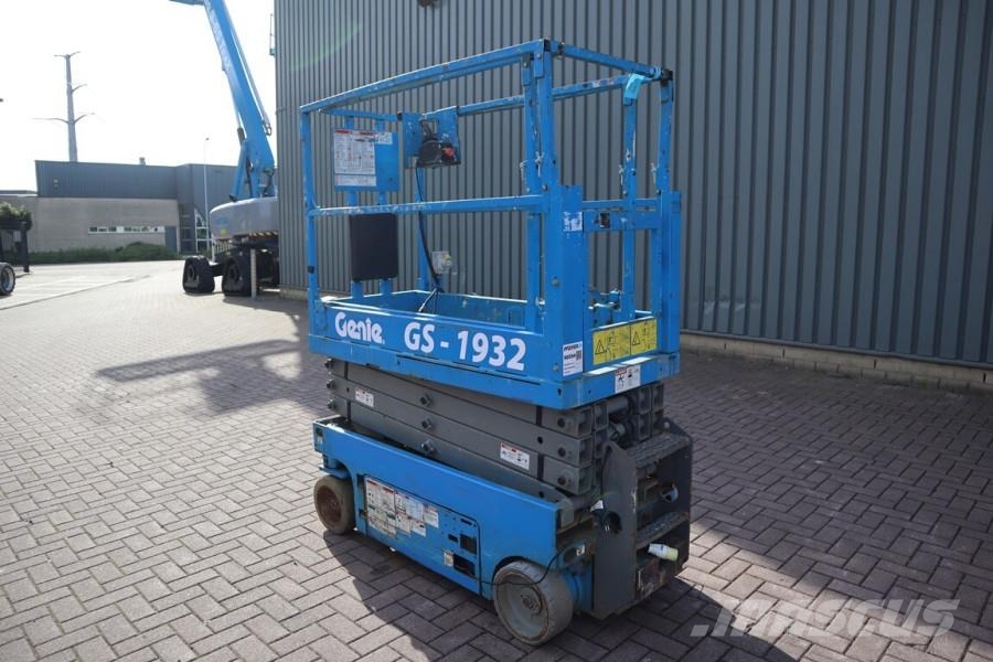 Genie GS1932 Electric, Working Height 7.8 m, 227kg Capac Škaraste platforme