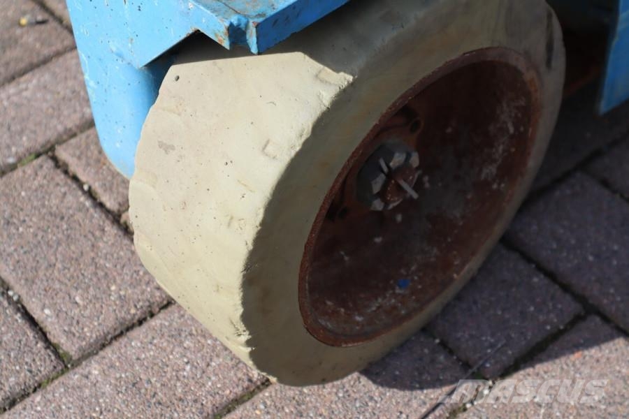 Genie GS1932 Electric, Working Height 7.8 m, 227kg Capac Škaraste platforme
