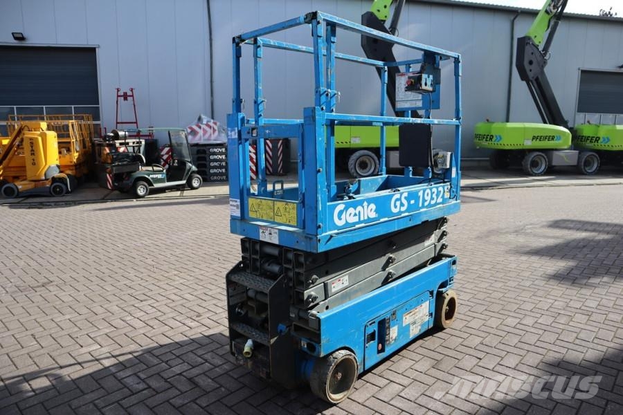 Genie GS1932 Electric, Working Height 7.8 m, 227kg Capac Škaraste platforme