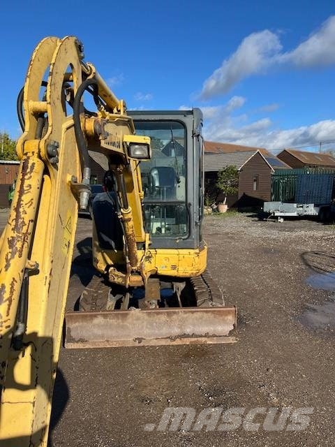 Komatsu PC 27 MR-2 حفارات صغيرة أقل من 7 طن (حفارات صغيرة)