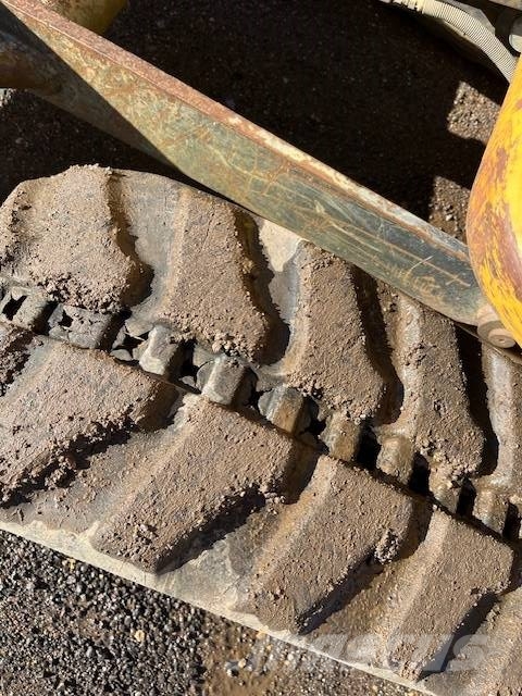 Komatsu PC 27 MR-2 حفارات صغيرة أقل من 7 طن (حفارات صغيرة)