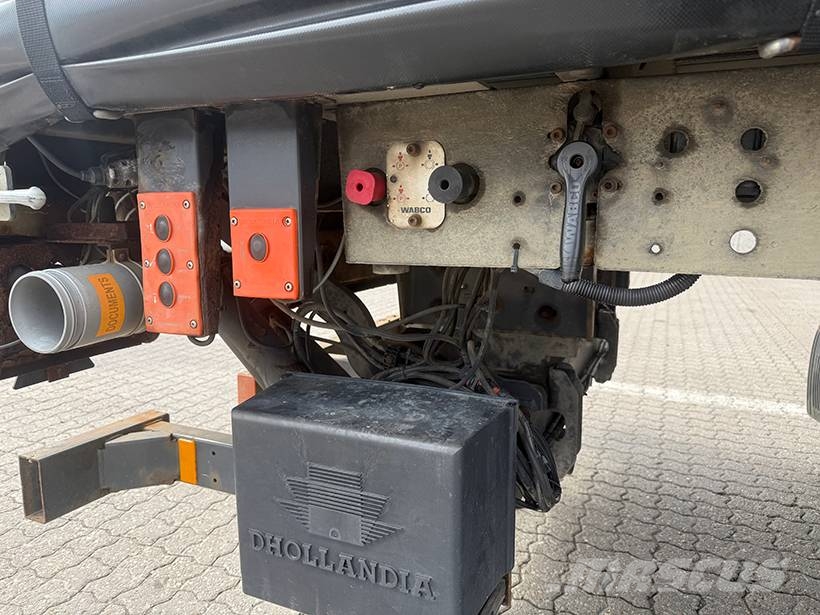 Kel-Berg 3 axle Curtainsider / Planenauflieger Poluprikolice sa ciradom