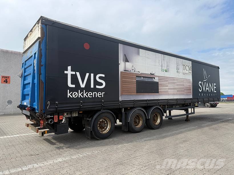Kel-Berg 3 axle Curtainsider / Planenauflieger Poluprikolice sa ciradom