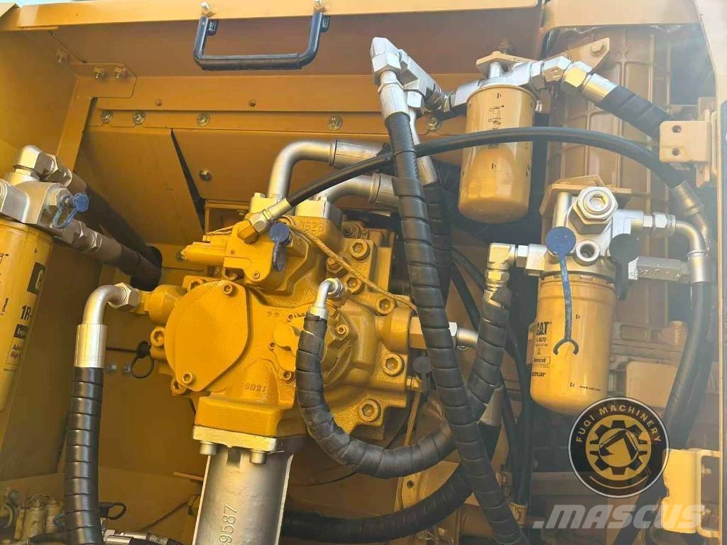 CAT 340D2L Crawler excavators