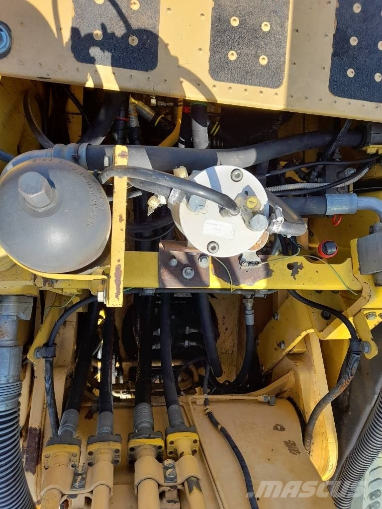 Komatsu PC 290 NLC-8 Rupsgraafmachines