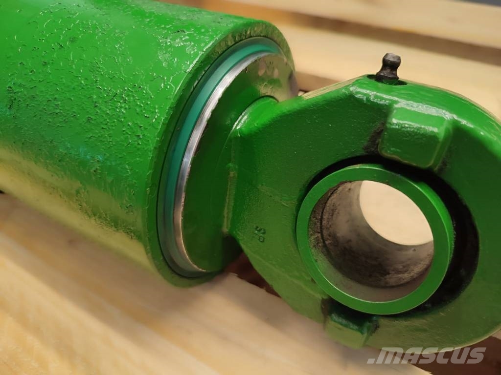 John Deere 782 Rear linkage hydraulic cylinder AL110502 Hydraulika
