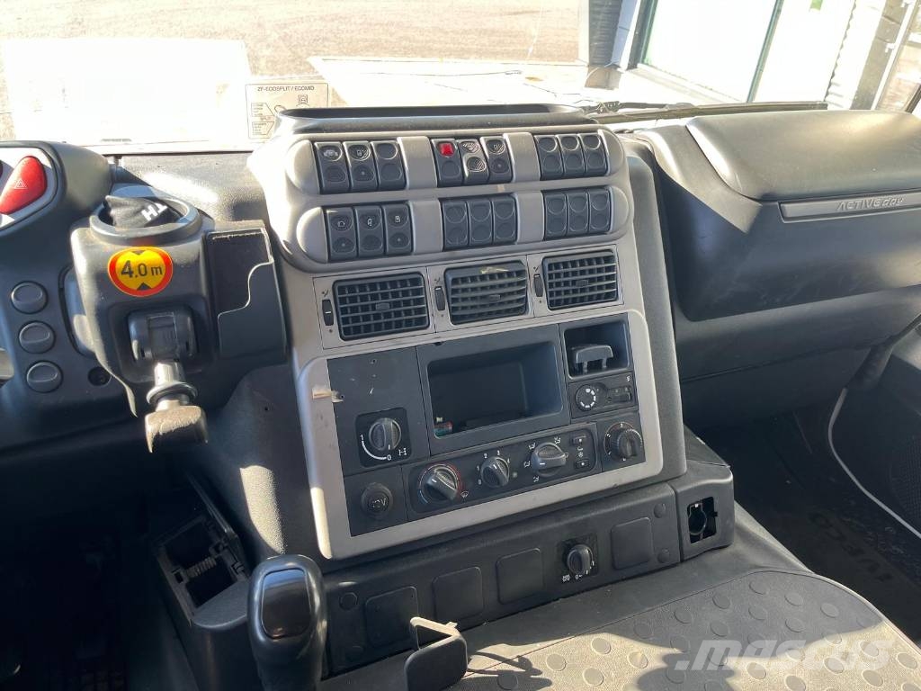 Iveco Stralis 190S36 Bakwagens met gesloten opbouw