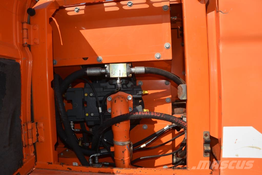 Doosan DX 180 LC Raupenbagger