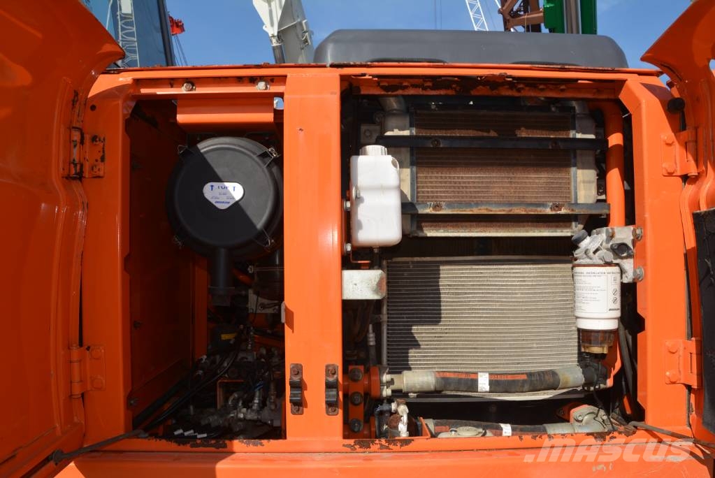Doosan DX 180 LC Raupenbagger
