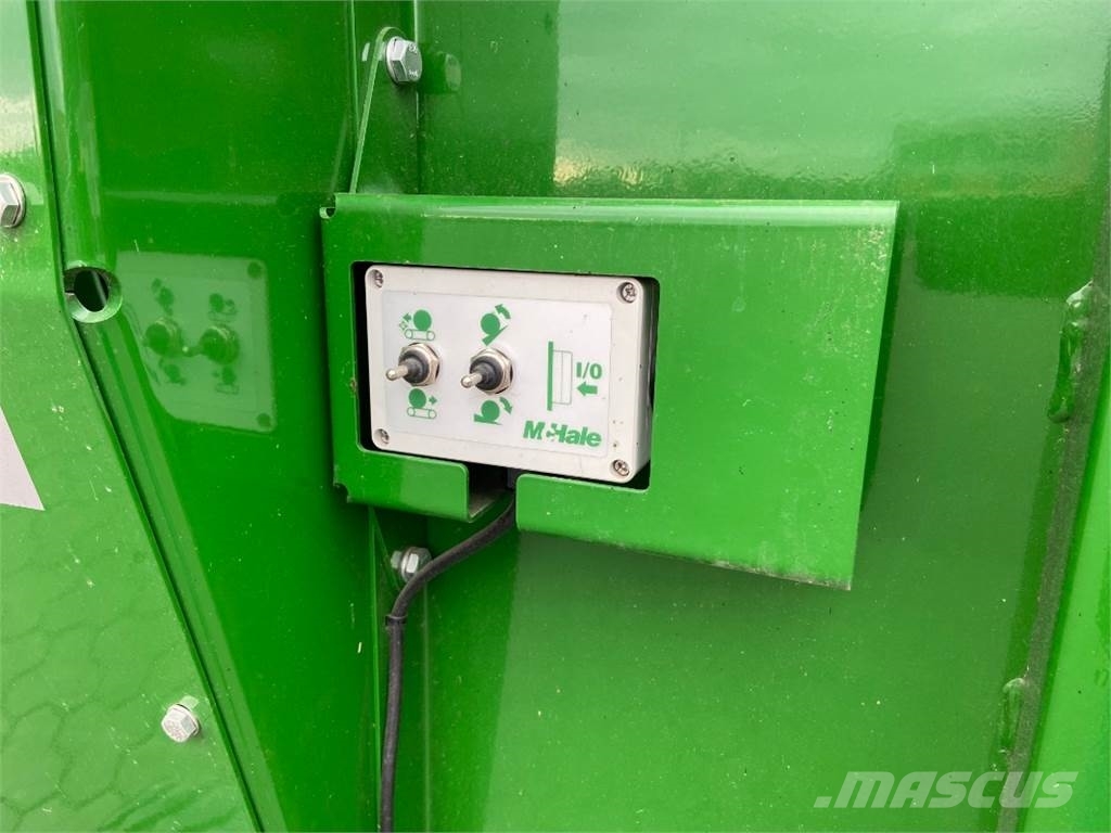 McHale Silgaeverteiler und Strohhäcksler "C 460" Besleyici, ventilatör ve asansörler