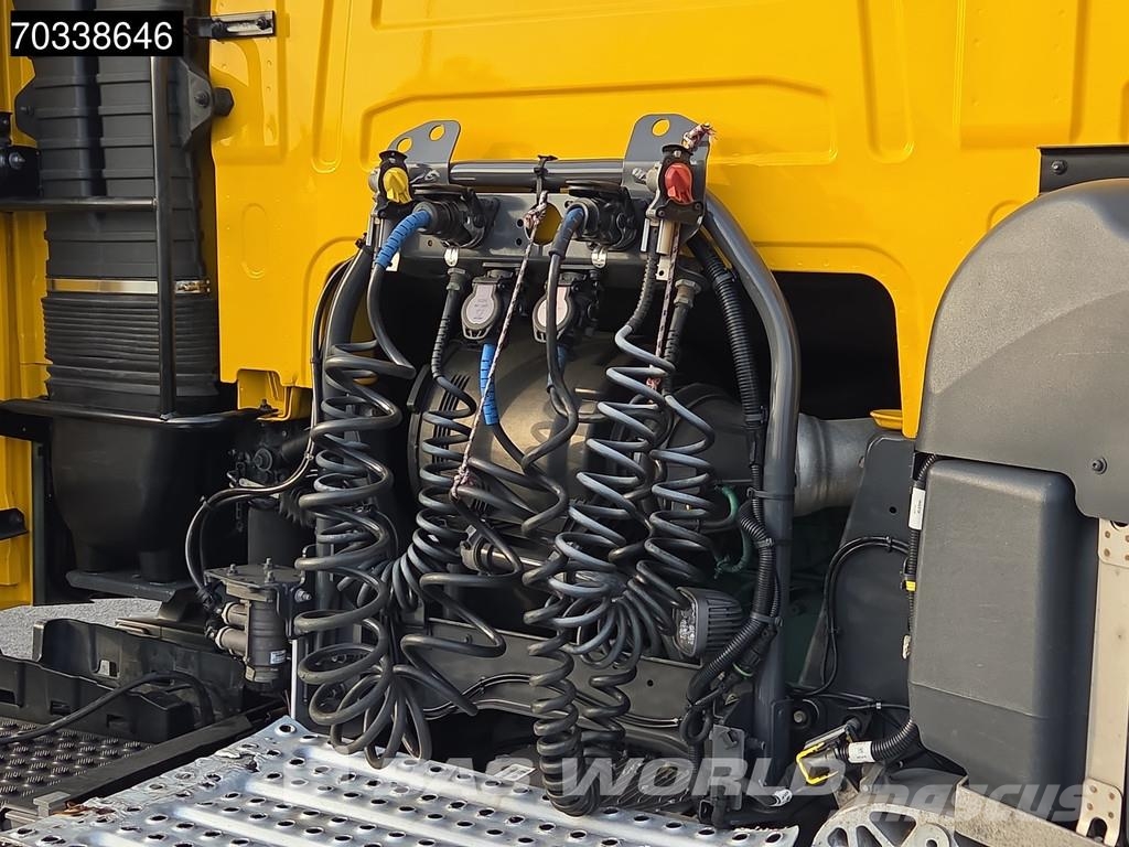 Volvo FH 460 4X2 Globe Mega 2x Tanks I-ParkCool Navi ACC 牵引车