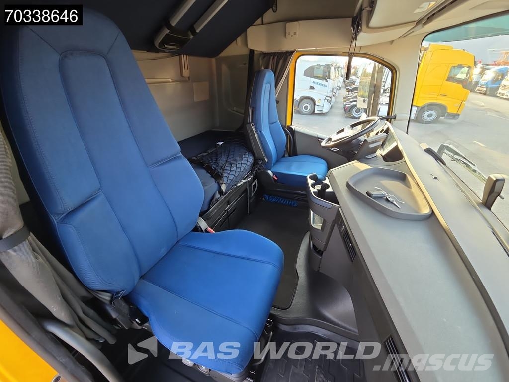 Volvo FH 460 4X2 Globe Mega 2x Tanks I-ParkCool Navi ACC Тягачі