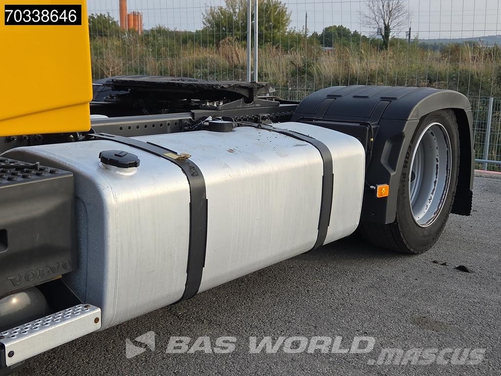 Volvo FH 460 4X2 Globe Mega 2x Tanks I-ParkCool Navi ACC Тягачі