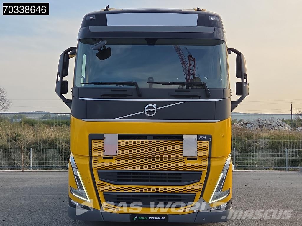 Volvo FH 460 4X2 Globe Mega 2x Tanks I-ParkCool Navi ACC Тягачі