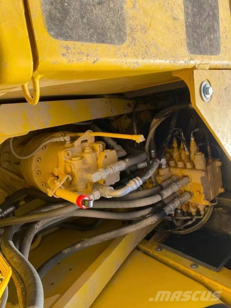 Komatsu PC 160 Bagri goseničarji