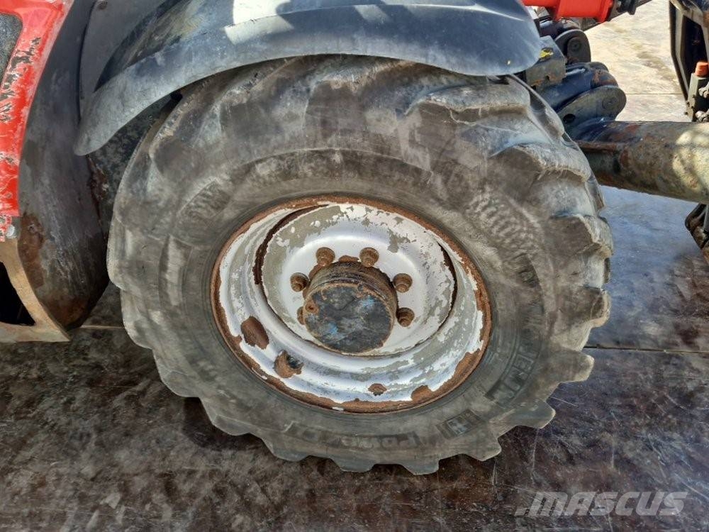 Manitou 1335 مناولات متداخلة