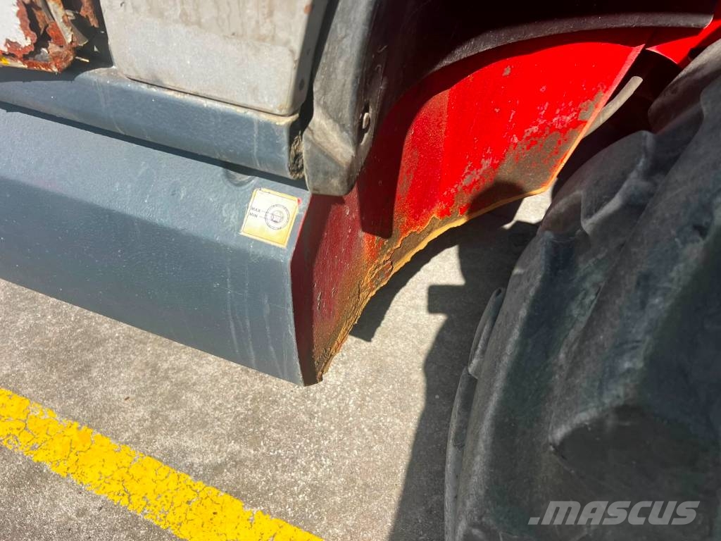 Manitou 1335 مناولات متداخلة