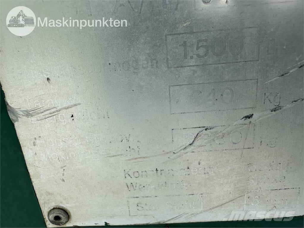  Tankvagn Med ramper Tankanhänger