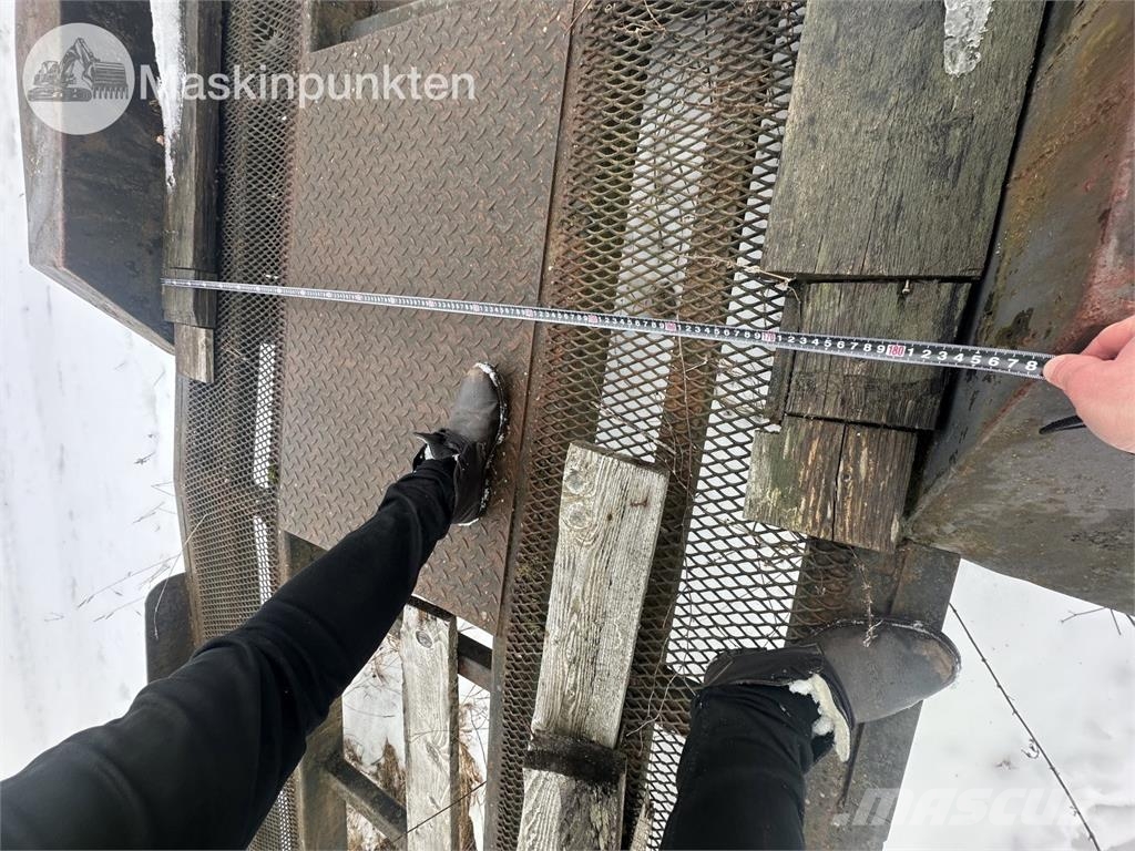  Tankvagn Med ramper Tankanhänger