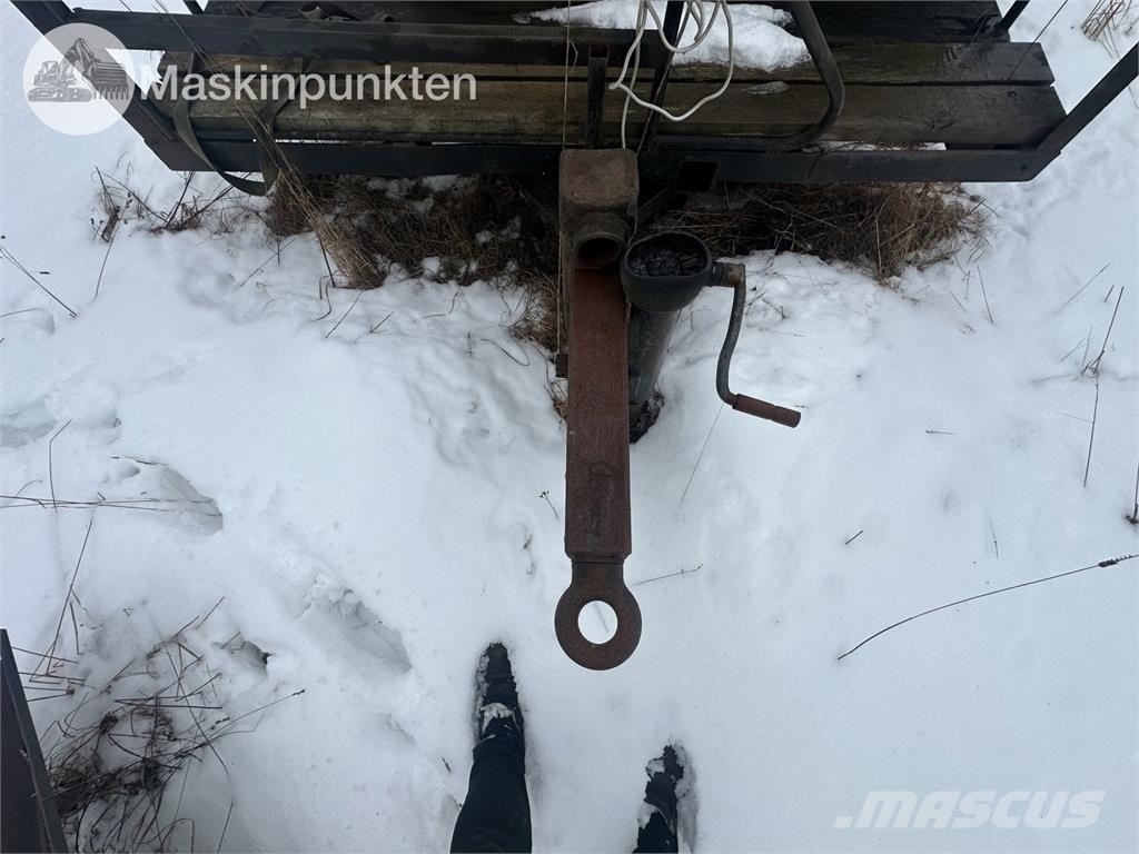  Tankvagn Med ramper Tankanhänger