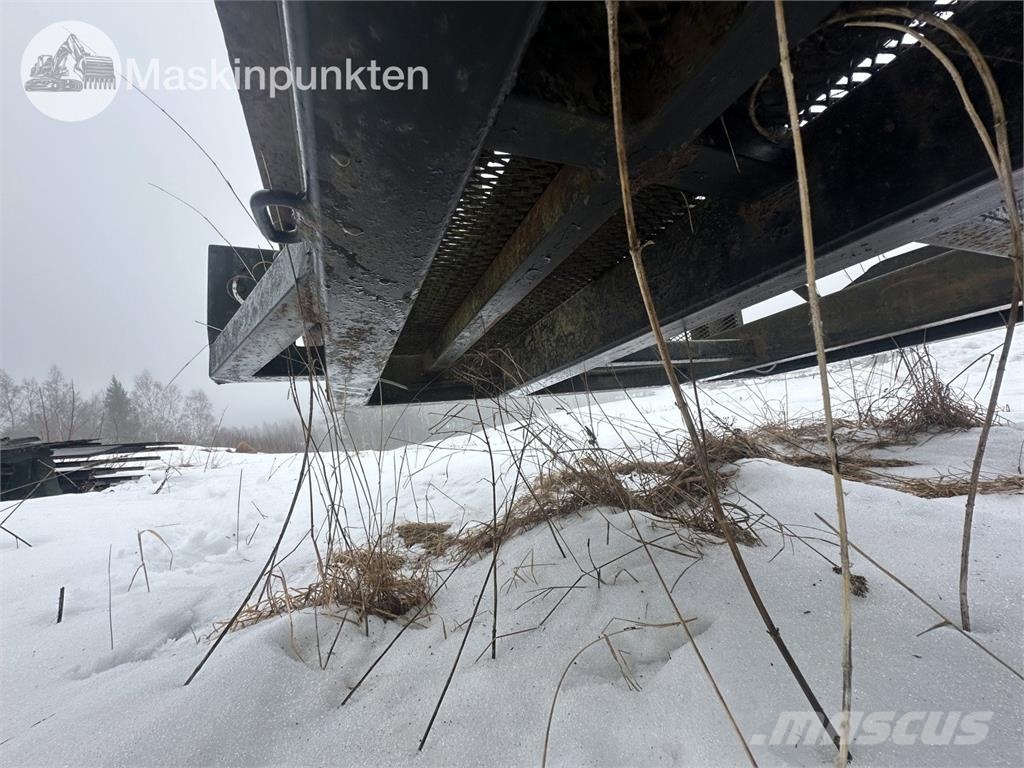  Tankvagn Med ramper Tankanhänger