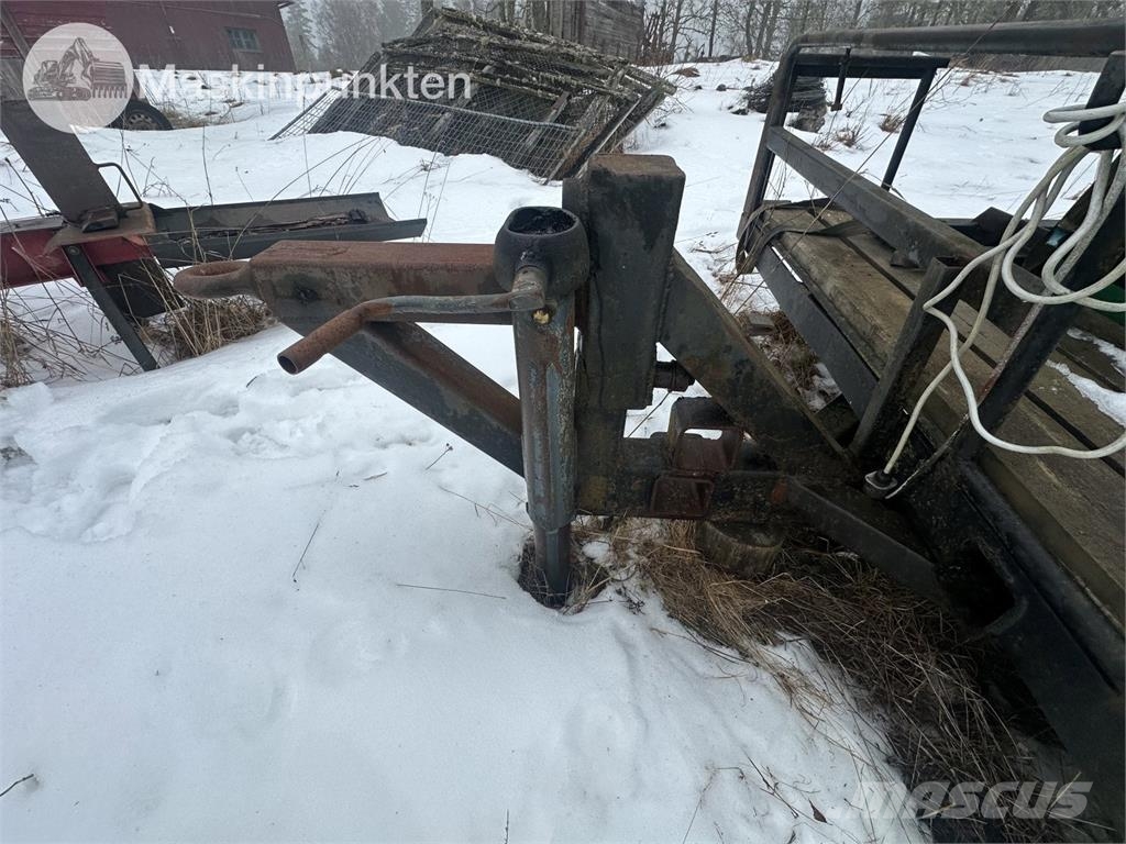  Tankvagn Med ramper Tankanhänger