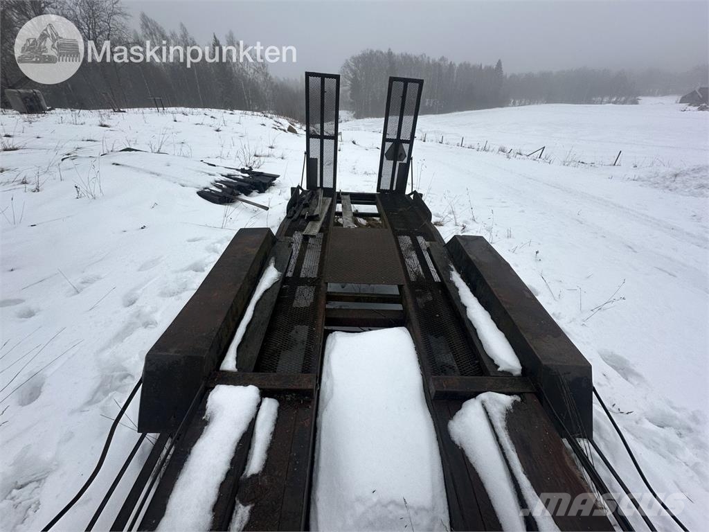  Tankvagn Med ramper Tankanhänger