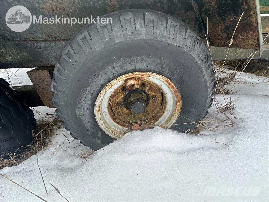  Tankvagn Med ramper Tankanhänger