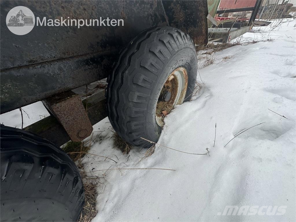  Tankvagn Med ramper Tankanhänger