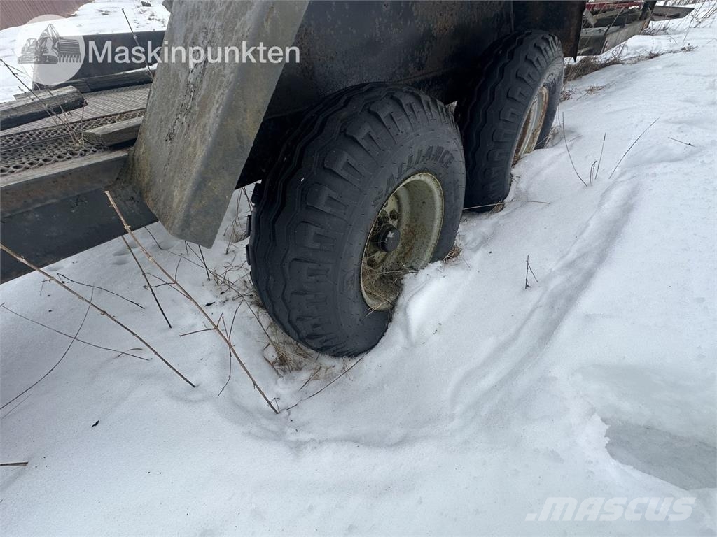  Tankvagn Med ramper Tankanhänger