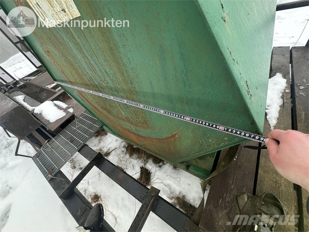  Tankvagn Med ramper Tankanhänger
