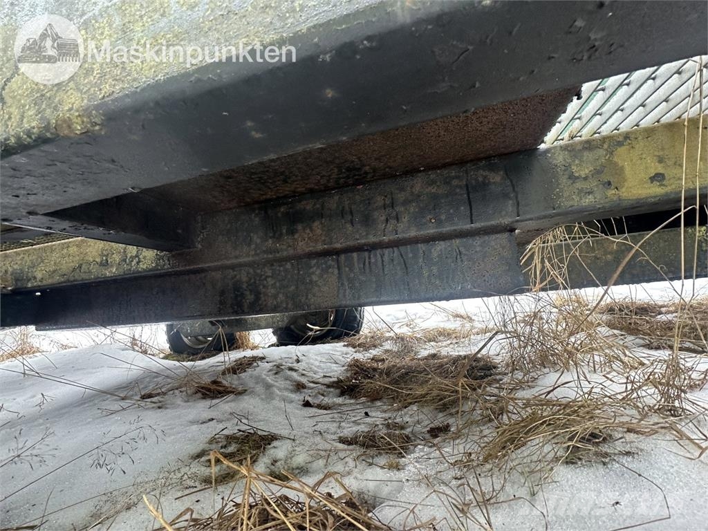  Tankvagn Med ramper Tankanhänger