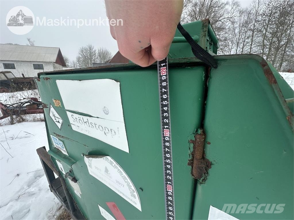  Tankvagn Med ramper Tankanhänger